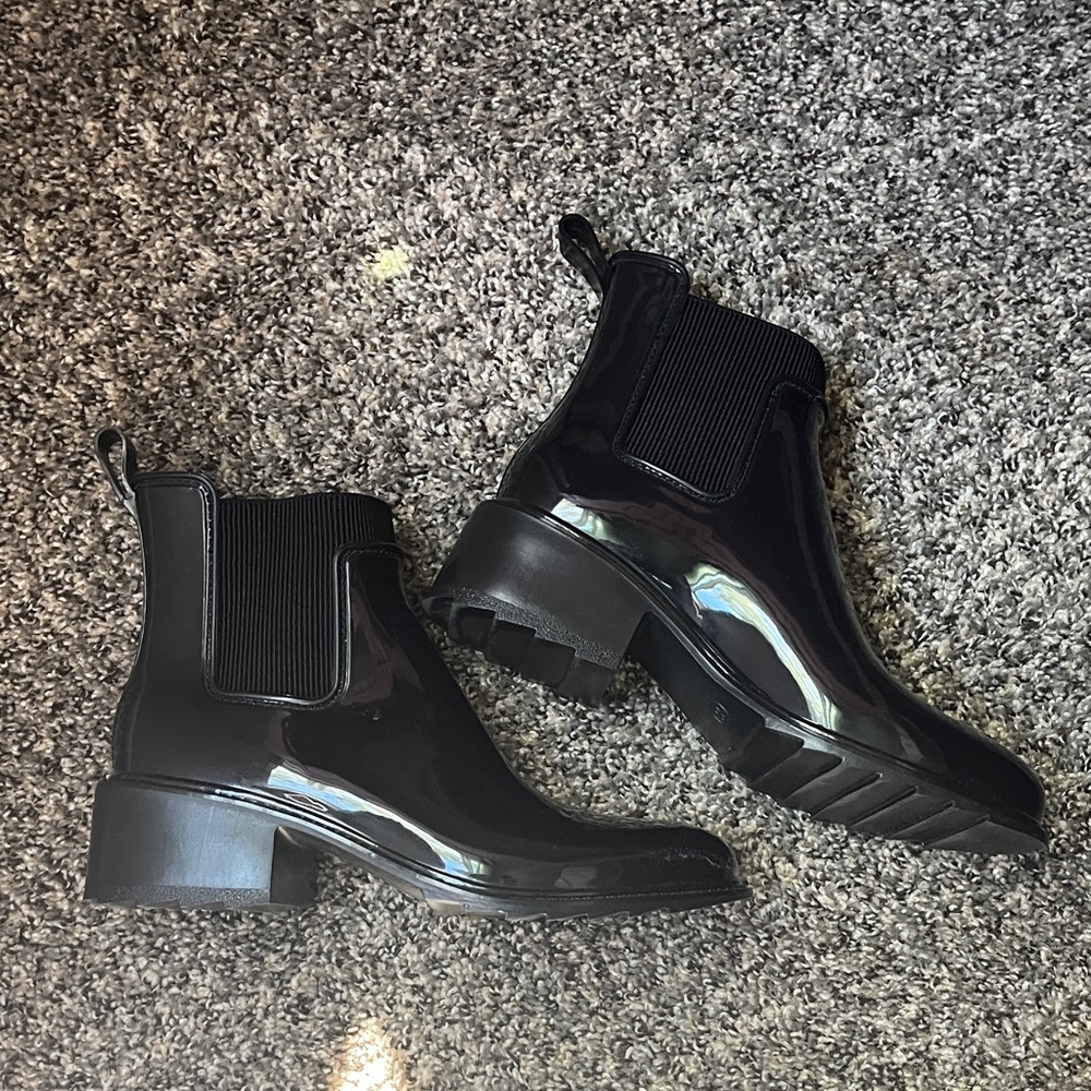Black pull on Ankle Boots 8